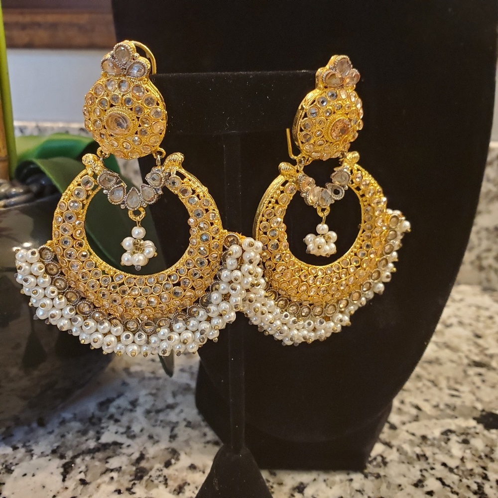 Pearl kundan earrings